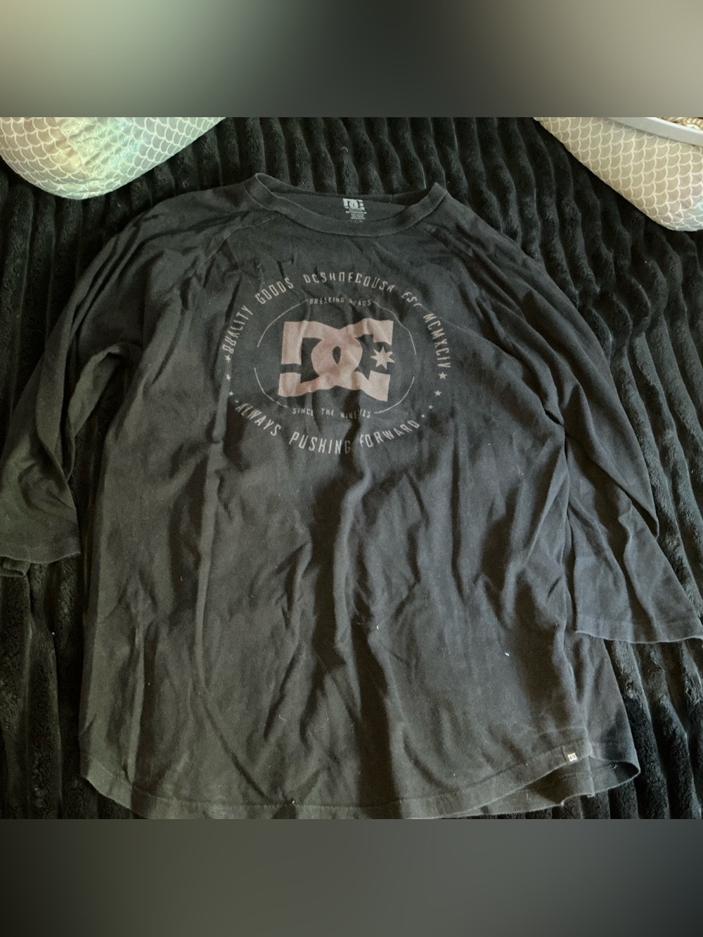 DC Men’s Black Long-Sleeve Logo Tee